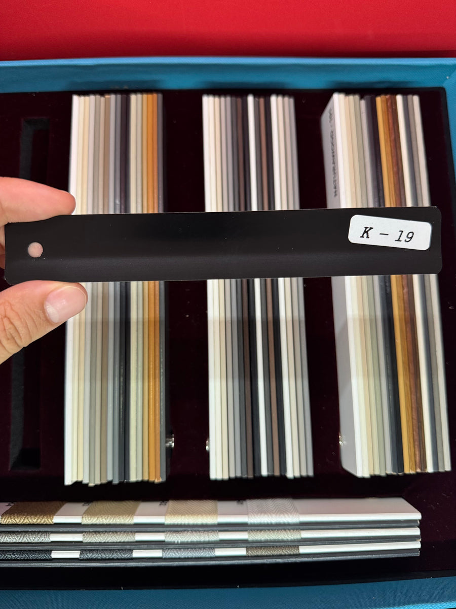 Siyah 25 mm metal jaluzi perde, K-19 renk numunesi