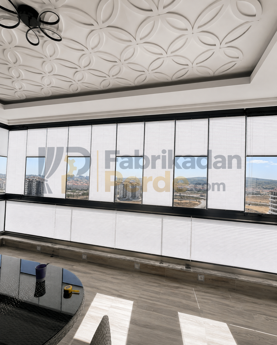 Beyaz Esperanza plise perde geniş cam balkon uygulaması