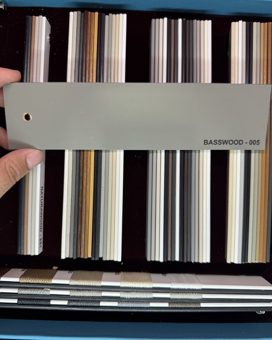 Koyu vizon 50 mm gerçek Ihlamur ahşap jaluzi perde numunesi, BASSWOOD 005