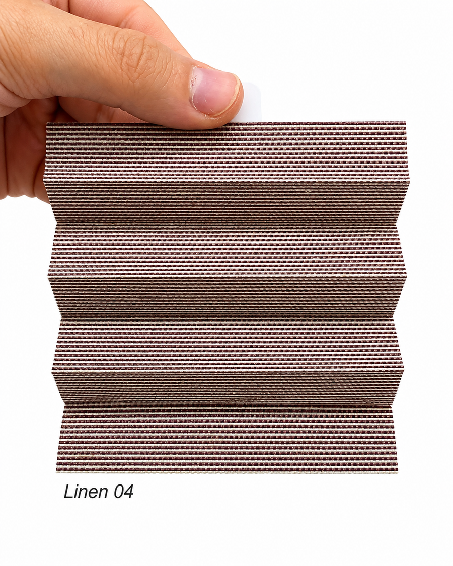 Linen 04 bordo kahve keten dokulu plise perde kumaş numunesi, yakın çekim